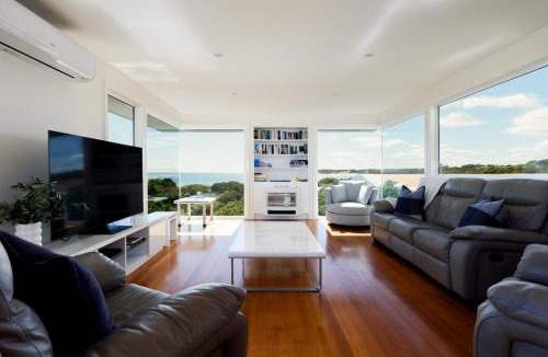 Low Head House | On The Beach & Golf Course Minutes from MTB Trails