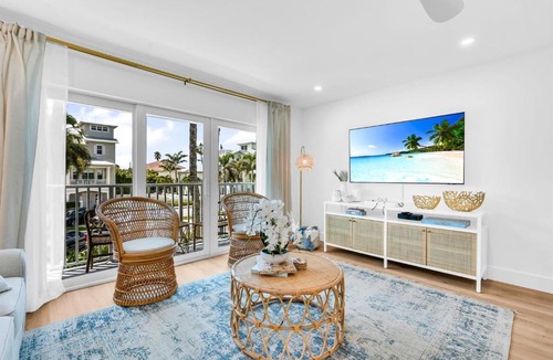 Juno Beach Apartment | ON The Beach Juno! 3-Top Rated Villa!