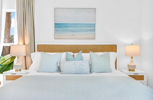 Juno Beach Apartment | ON The Beach Villa in Juno! 2! Top Rated