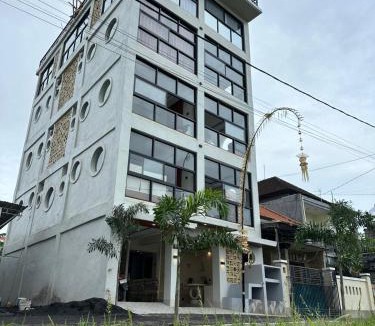 Batubulan Hotel | On The Moon