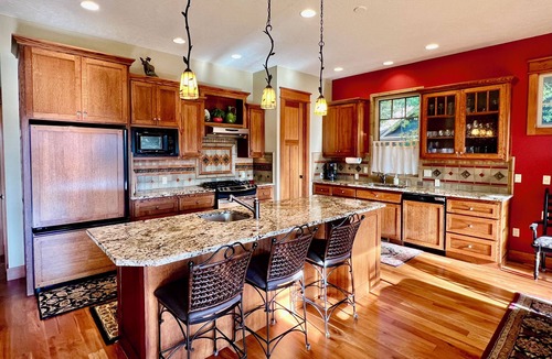McCall House | On the Payette River - beauty, comfort, gourmet kitchen