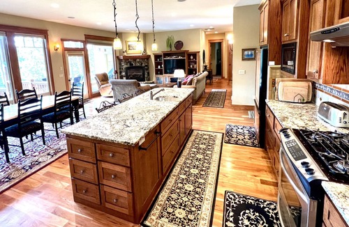 McCall House | On the Payette River - beauty, comfort, gourmet kitchen