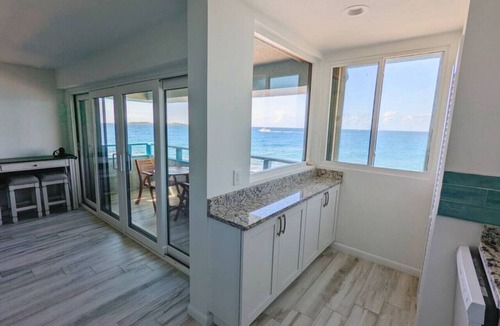 Estate Bolongo Condo | "On the Rocks" Ocean Front 1BR/1BA Amazing Views!