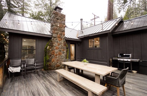 Castella House | On The Rocks - Riverfront Home Sweetbriar, CA
