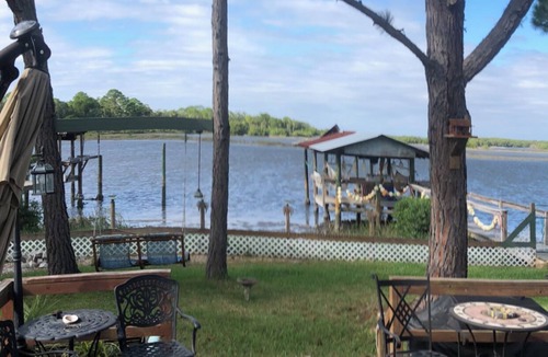 Cedar Key House | on Water, dock,boathouse, hot tub, pool, , kayaks, canoe , boat launch