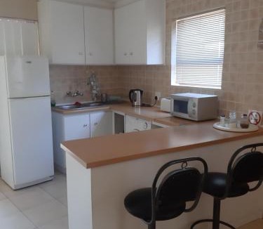 Plattekloof Apartment | On Yonder Hill