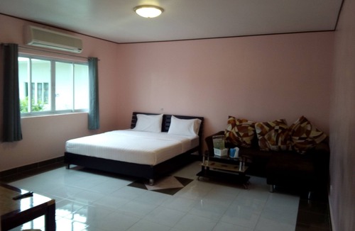 Uthumphon Phisai Hotel | Onanong Resort