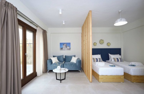 Ouranoupoli House | ONAR OURANOUPOLIS