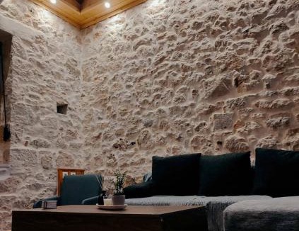 Pythagorio House | Once upon a rock