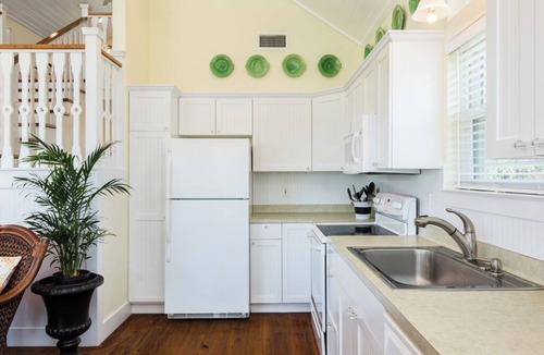 Spanish Grant Cottage | Once Upon a Tide by Ryson Vacation Rentals