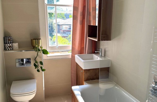Brownswood Apartment | One bed flat five mins from tube, Islington