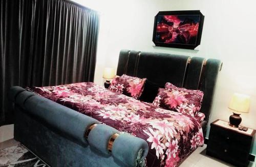 Bahria Town Apartment | One Bed Luxury Condo Eiffel tower phase 7