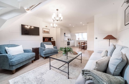 Hoylake Apartment | One Bed Luxury Hoylake Penthouse
