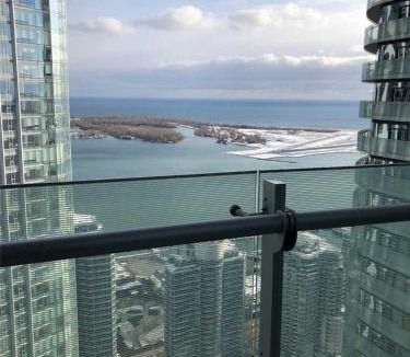 Toronto Entertainment District Apartment | One bed plus Den Downtown Toronto
