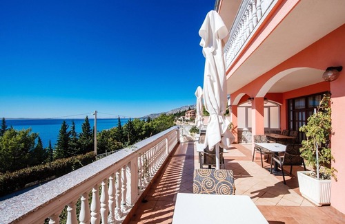 Starigrad Apartment | One bedroom apartment with terrace and sea view Starigrad, Paklenica (A-14113-d)