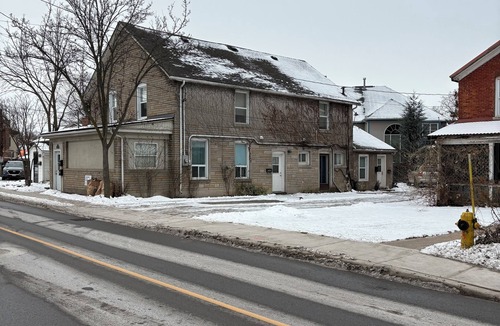 Downtown Apartment | One Bedroom Apartment in downtown St Catharines. Very close to Montebello Park