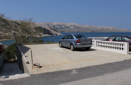 Metajna Apartment | One bedroom apartment with terrace and sea view Metajna, Pag (A-6336-e)