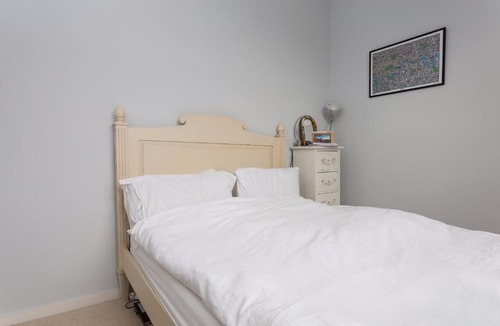 Vassall Apartment | One Bedroom Apartment near Brixton Station