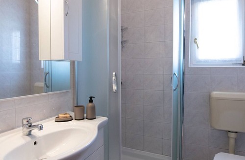 Ika Apartment | One bedroom apartment with terrace and sea view Ika, Opatija (A-7931-b)