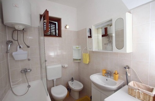 Vranjic Apartment | One bedroom apartment with terrace Solin, Split (A-16067-a)