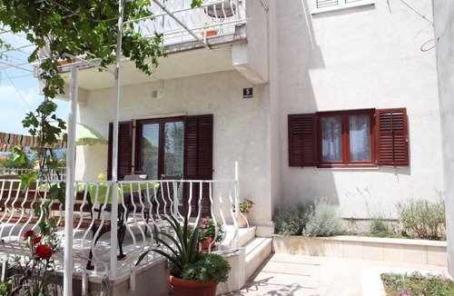 Vranjic Apartment | One bedroom apartment with terrace Solin, Split (A-16067-a)