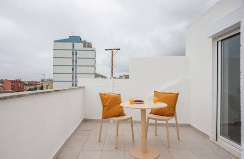 Cacilhas Apartment | One bedroom Apt | Almada | Balcony w/River Views by Lisbeyond