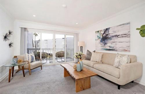South Redondo Apartment | One Bedroom Coastal Residence with Ocean Views
