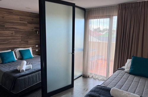Hamilton Apartment | One Bedroom Deluxe Spa Apartment