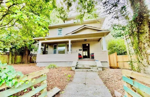 University District Apartment | One Bedroom in Quiet Neighbourhood
