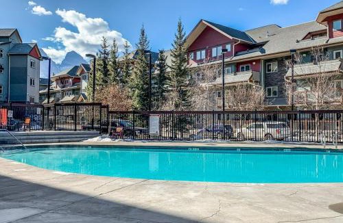 Canmore Apartment | One Bedroom Mountain View Condo - Lodges at Canmore
