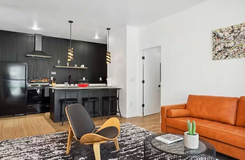 White Salmon Apartment | One-bedroom penthouse suite-located downtown White Salmon, suite 13