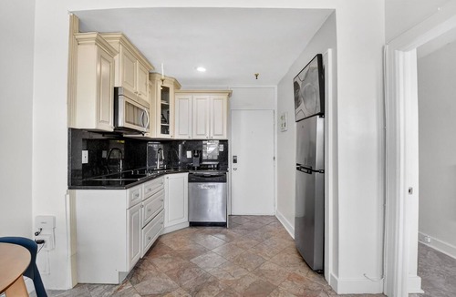 Palm Beach Apartment | One Bedroom Spacious Palm Beach Condo Heated Pool