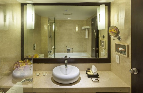Bangkok Central Business District Apartment | One Bedroom Suite in heart of the city (A116)