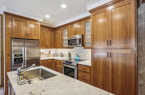 Olympic Valley Condo | One Bedroom walking distance to Palisades Tahoe!