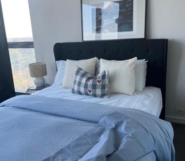 Melbourne House | One bedroom with Spacious n Amazing water view apartment