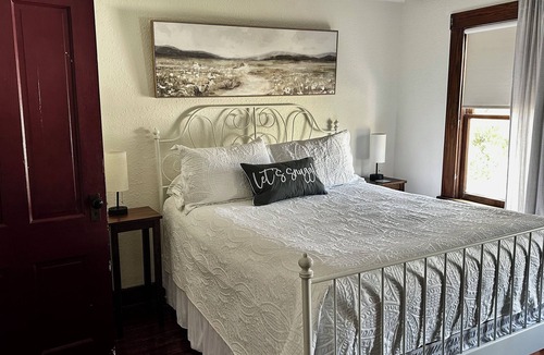 Mount Dora House | ONE BLOCK from downtown Mount Dora! Historic Slack House-Upper Level Duplex