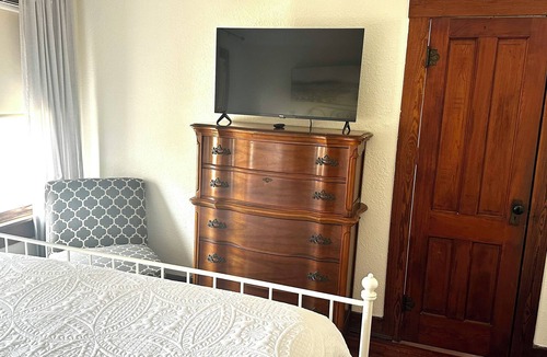 Mount Dora House | ONE BLOCK from downtown Mount Dora! Historic Slack House-Upper Level Duplex