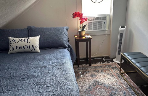 Mount Dora House | ONE BLOCK from downtown Mount Dora! Historic Slack House-Upper Level Duplex