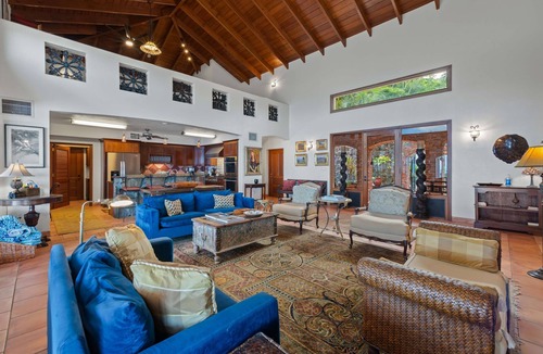 Estate Lovenlund House | One-level main floor - Central Local - Magens Bay