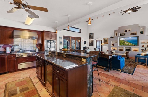 Estate Lovenlund House | One-level main floor - Central Local - Magens Bay
