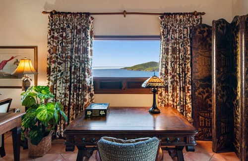 Estate Lovenlund House | One-level main floor - Central Local - Magens Bay
