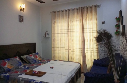 Gujrat House | One Luxury & Comfortable Bed Room