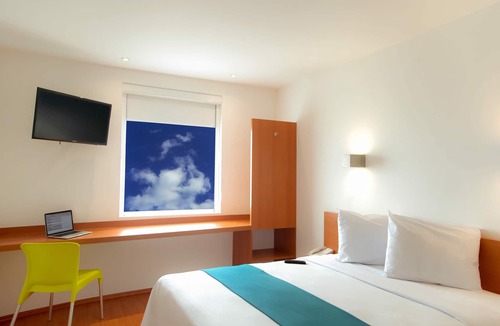 Monclova Hotel | One Monclova Hotel