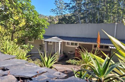 Botha's Hill Apartment | One on Old Main Unit 8
