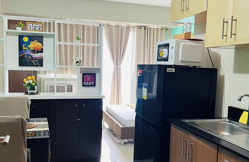 Pasay Hostel | One Palm Tree Villas