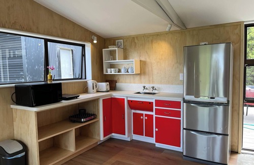 Tawharanui House | One Pigeon Takatu, Tāwharanui Peninsula - refurbished nbach vibe