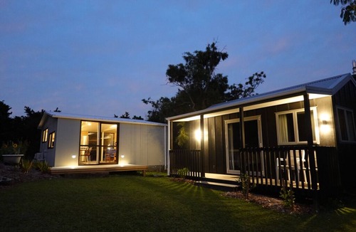 Tawharanui House | One Pigeon Takatu, Tāwharanui Peninsula - refurbished nbach vibe
