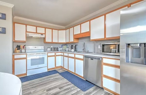 Oak Grove House | One Pointe Luxury Lake Retreat – 4BR/4BA Comfort & Style