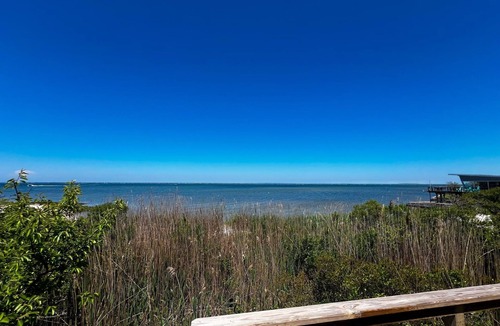 Bayberry Dunes House | One prime week left. Don't miss out. LABOR DAY! 9/4 - 9/11
