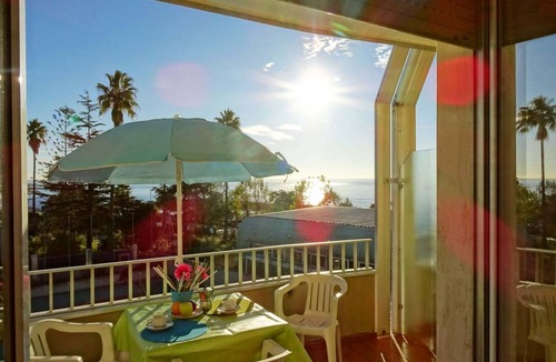 Santo Stefano al Mare Apartment | One-room flat with balcony and sea view 50 metres from the sea